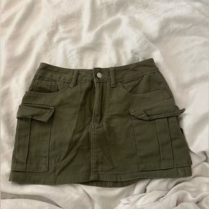 Shein Utility Low-Waisted Skirt (S-M)